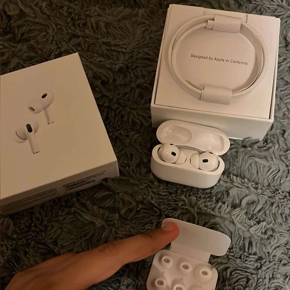 Apple White Wireless Earbuds